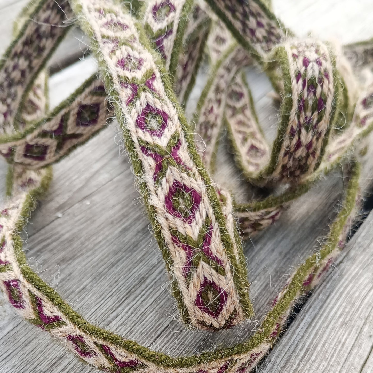 Ribbon in green and purple