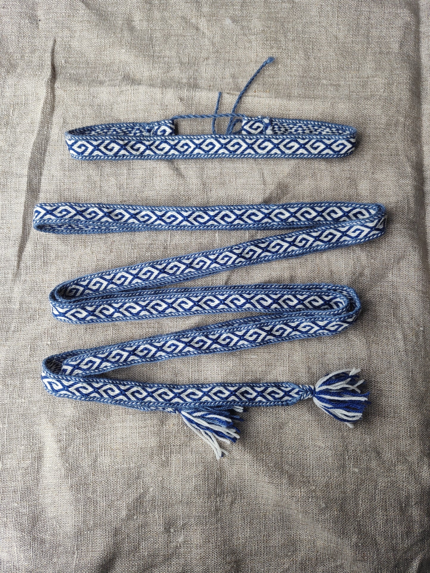 Belt and headband set with curl motive