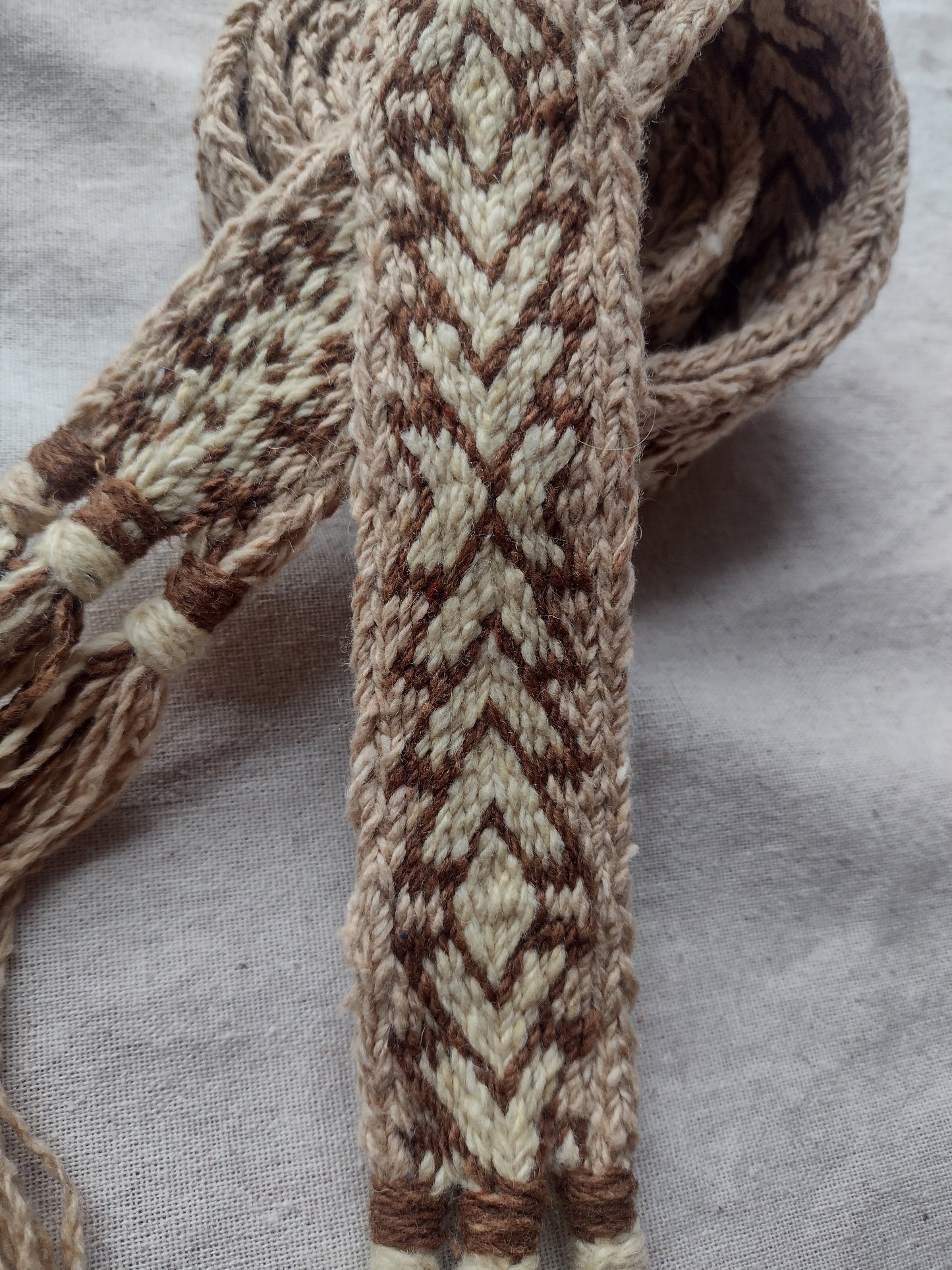 Rustic belt in beige and brown