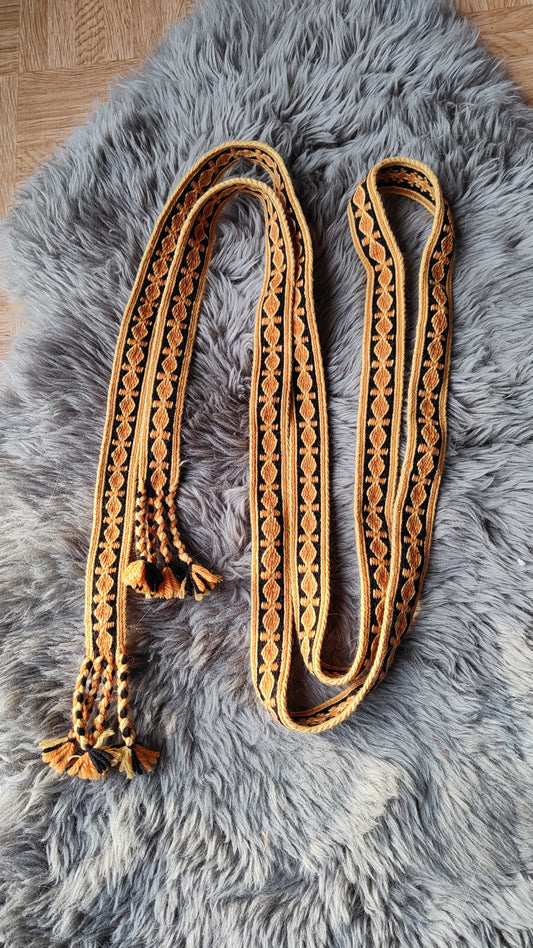 "bumblebee" belt with orange diamonds