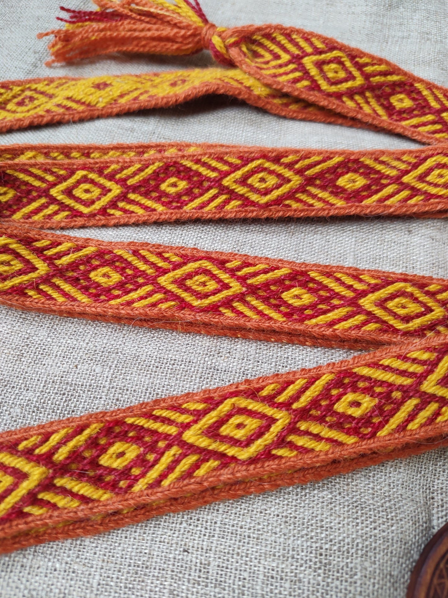 Weaving pattern - red and yellow diamonds
