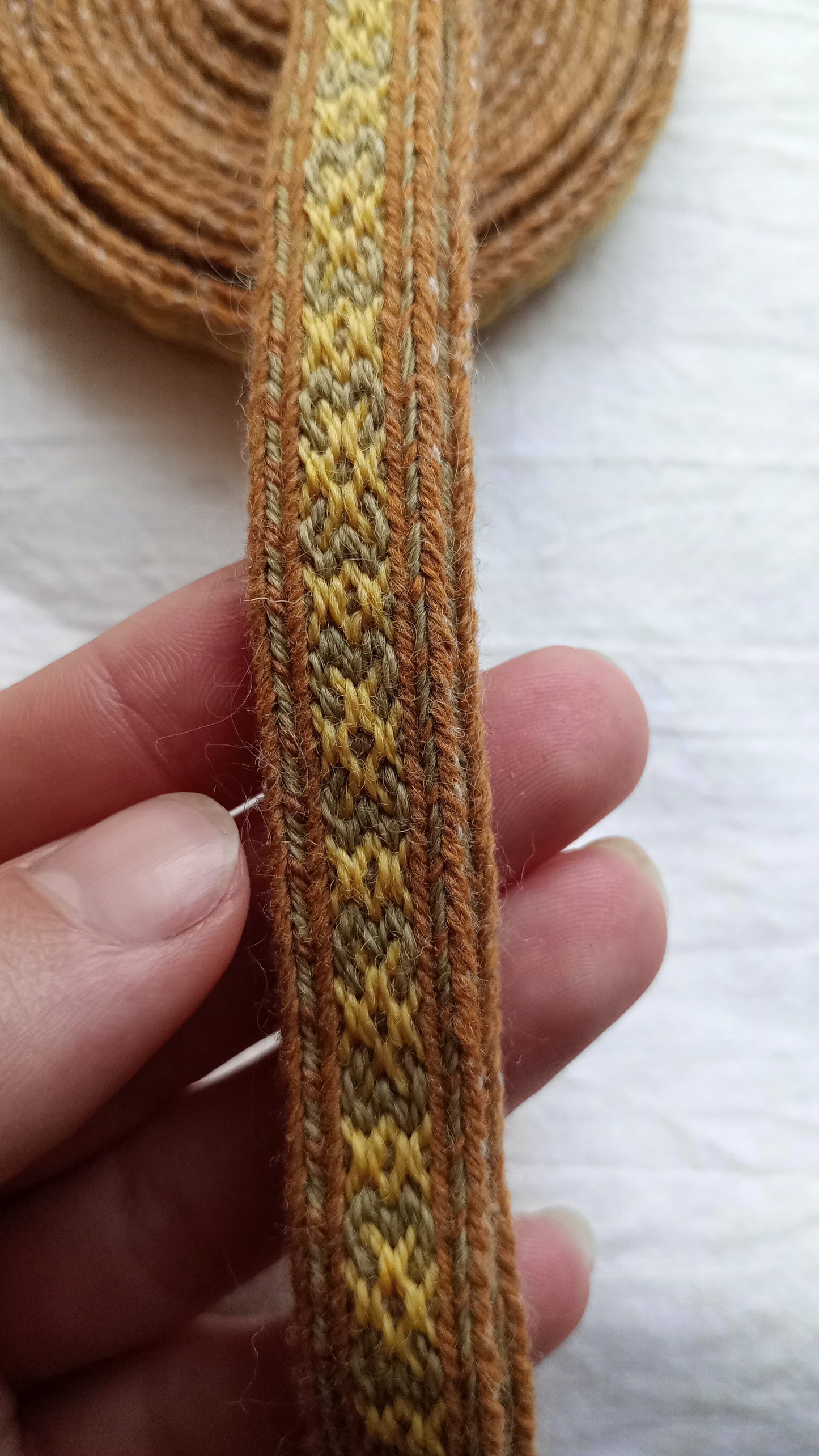 Narrow ⨳ trim (plant dyed yarns)