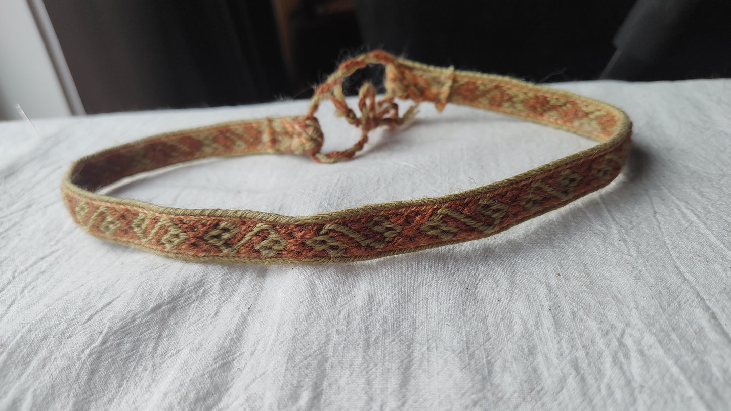 Robust adjustable headband with Bikavėnai pattern