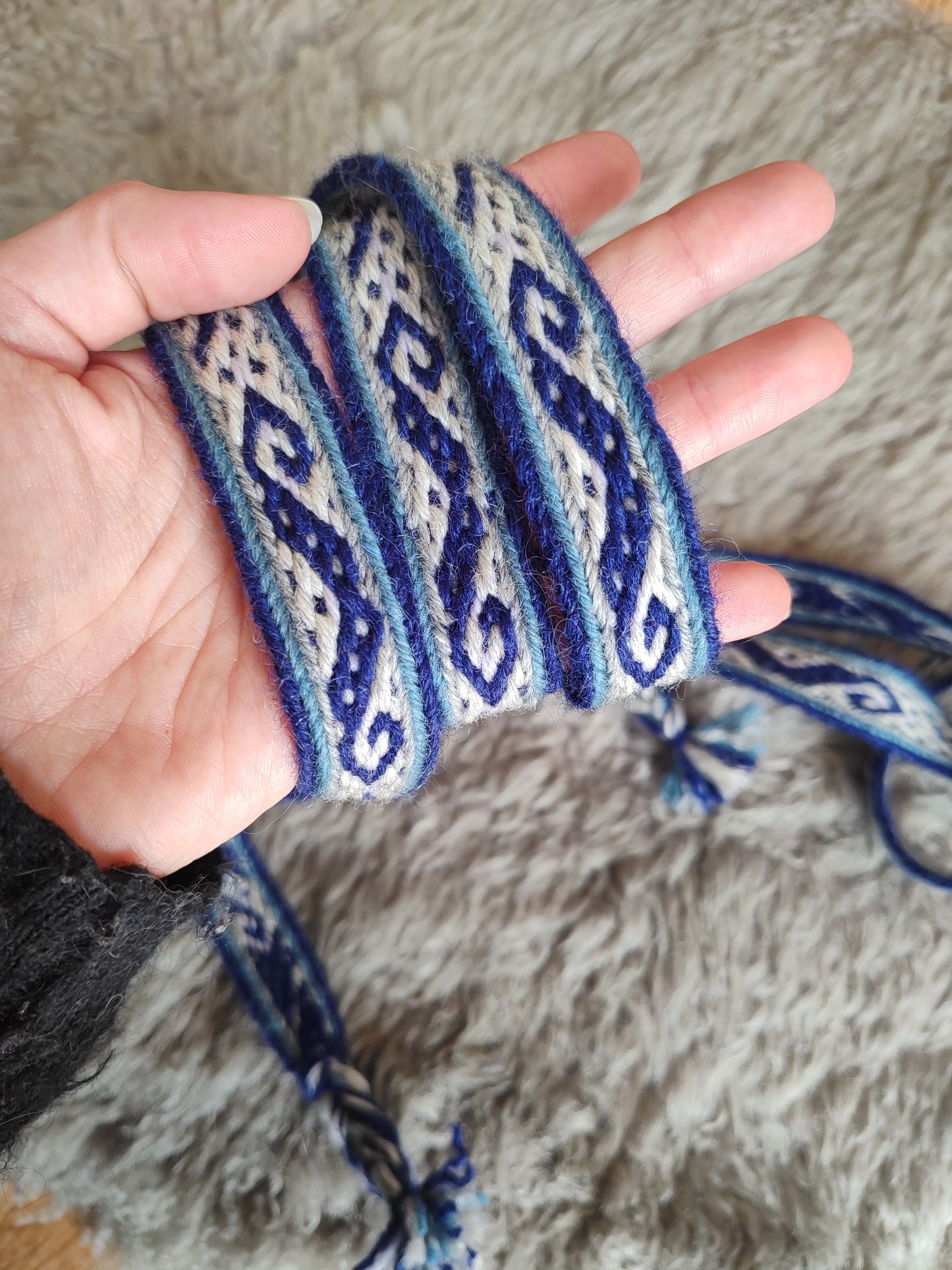 Belt with historical Latvian pattern in blue