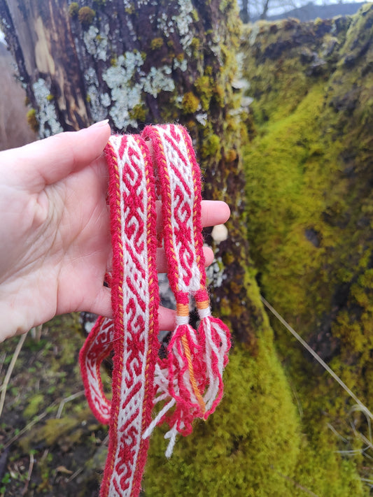Belt with historical Latvian pattern in red