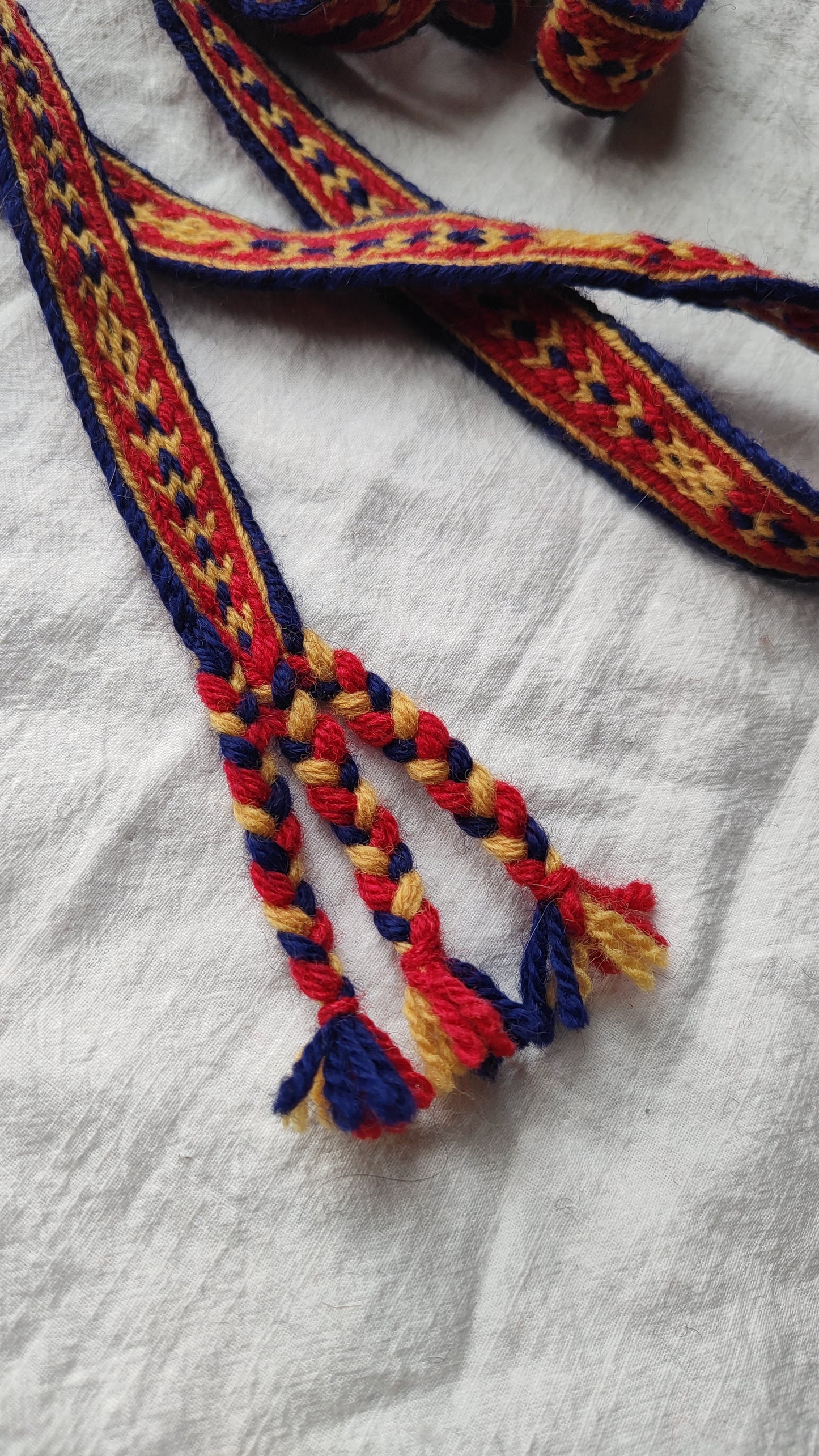Tablet woven belt based on medieval band from Zasinas, Lithuania