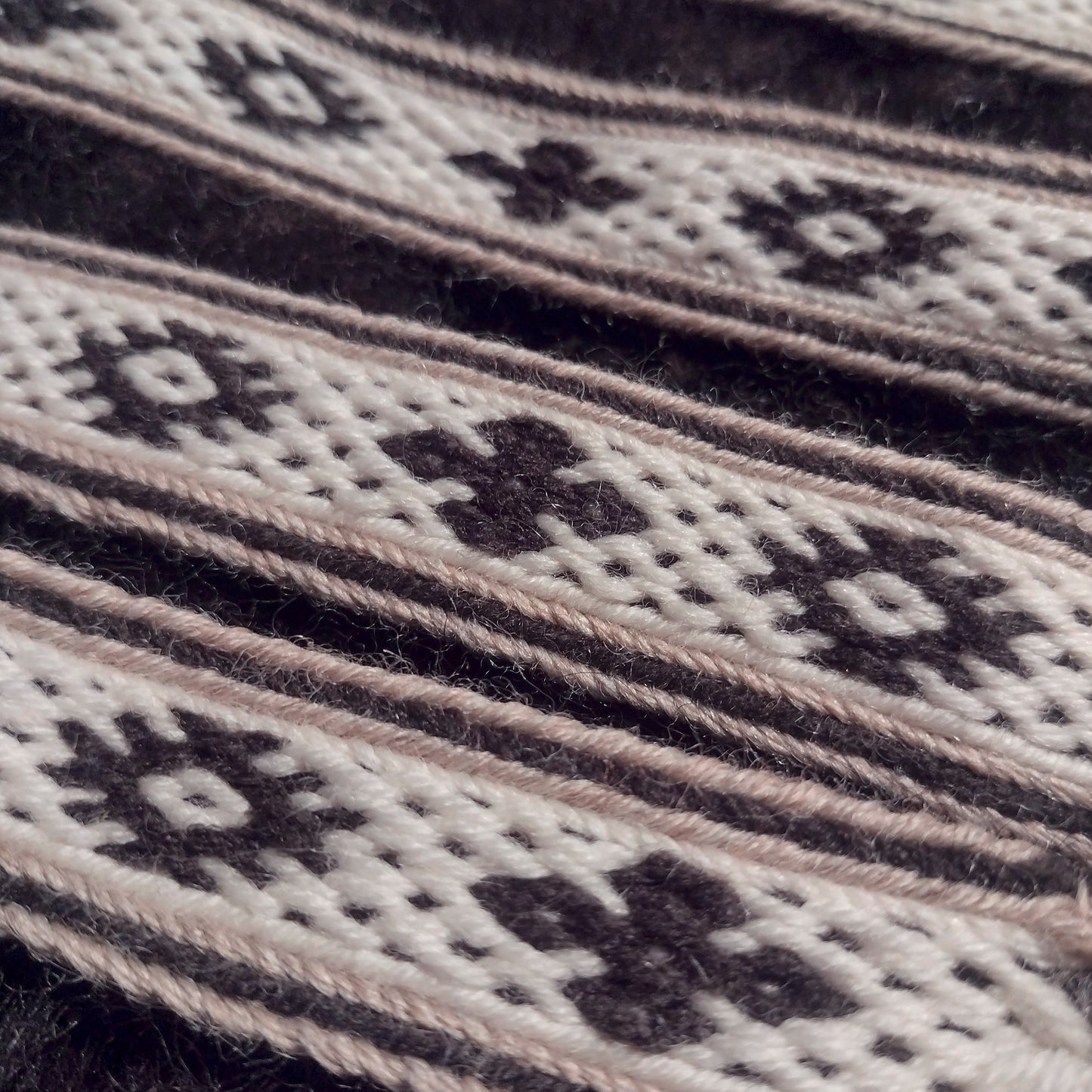 "Helios" - belt in white and brown