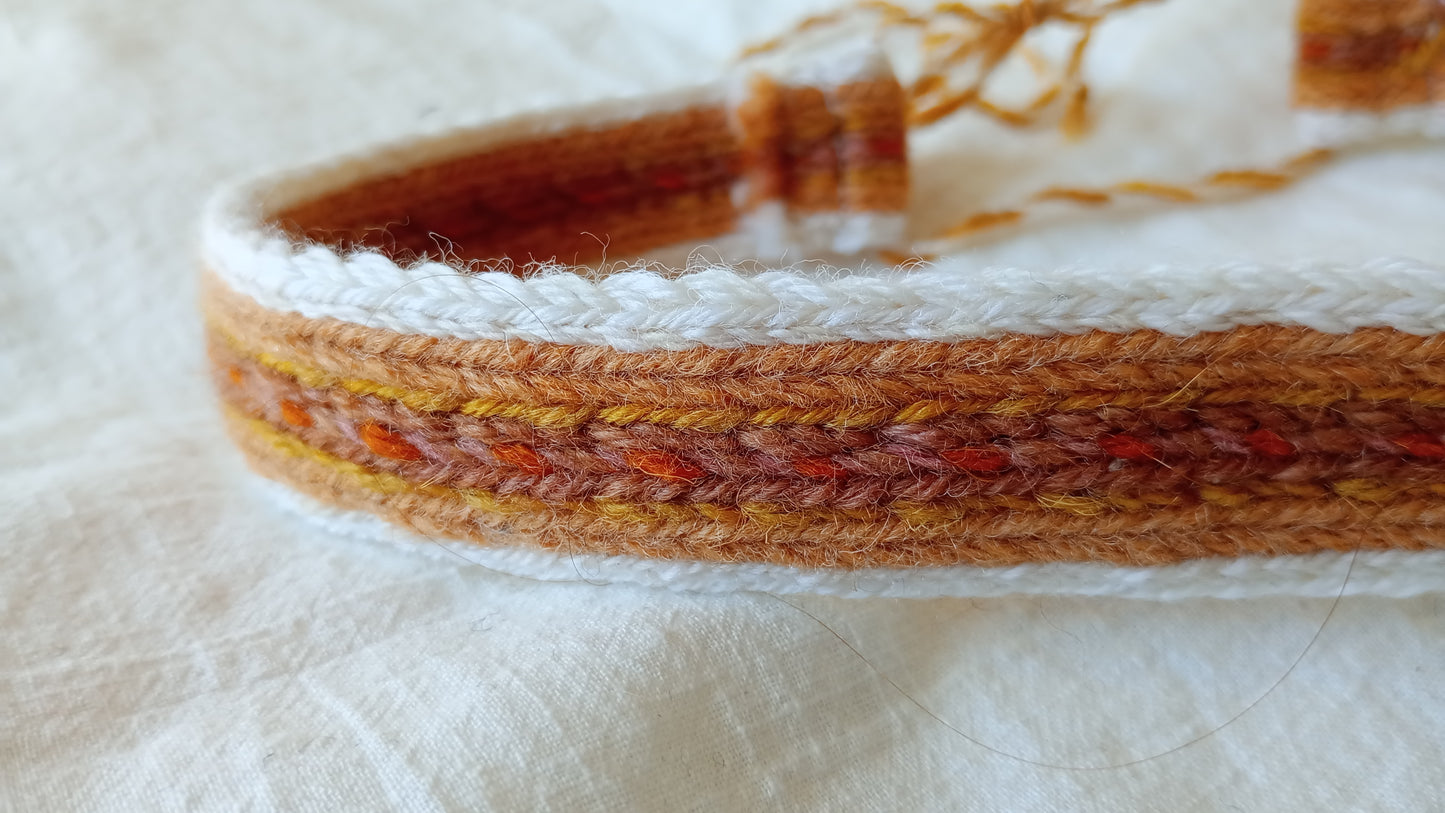 Robust adjustable headband made of scraps of plant dyed yarns