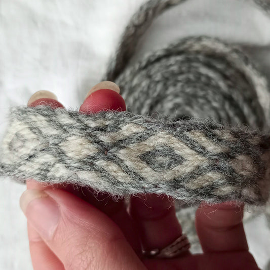 Belt inspired by Finnish Iron Age, handspun natural colour wool