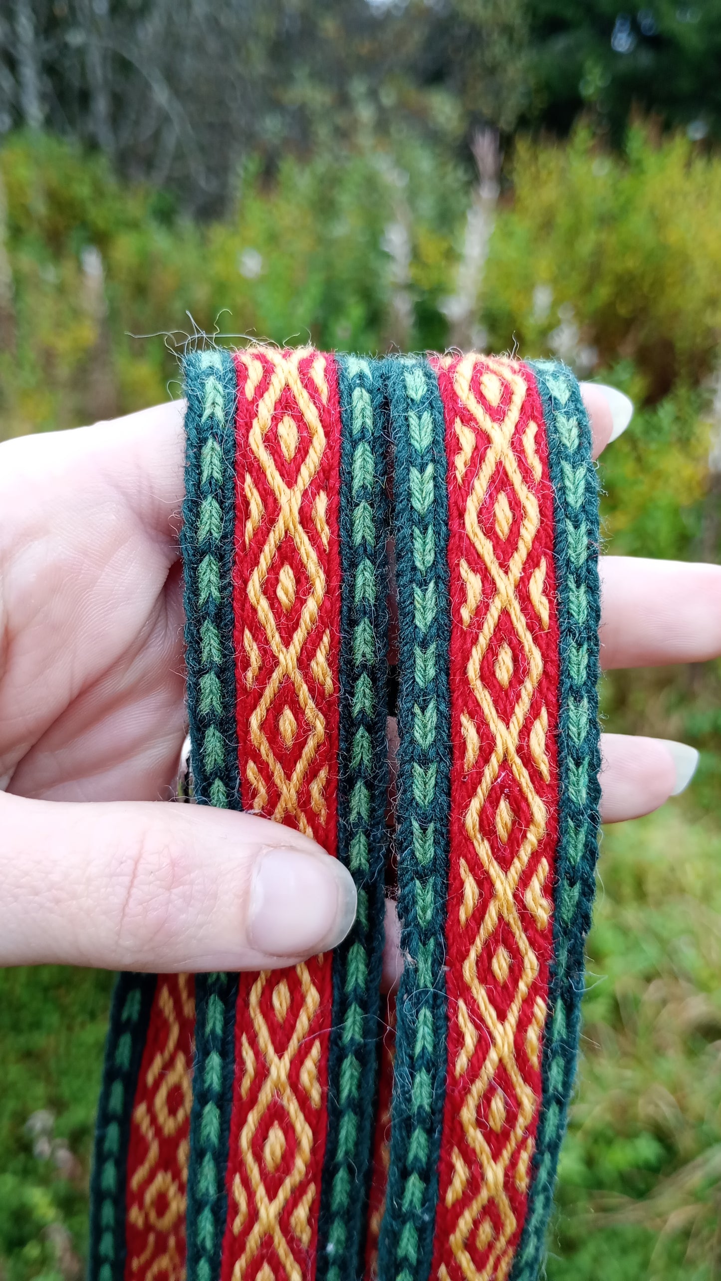 Simple band in bright green and red
