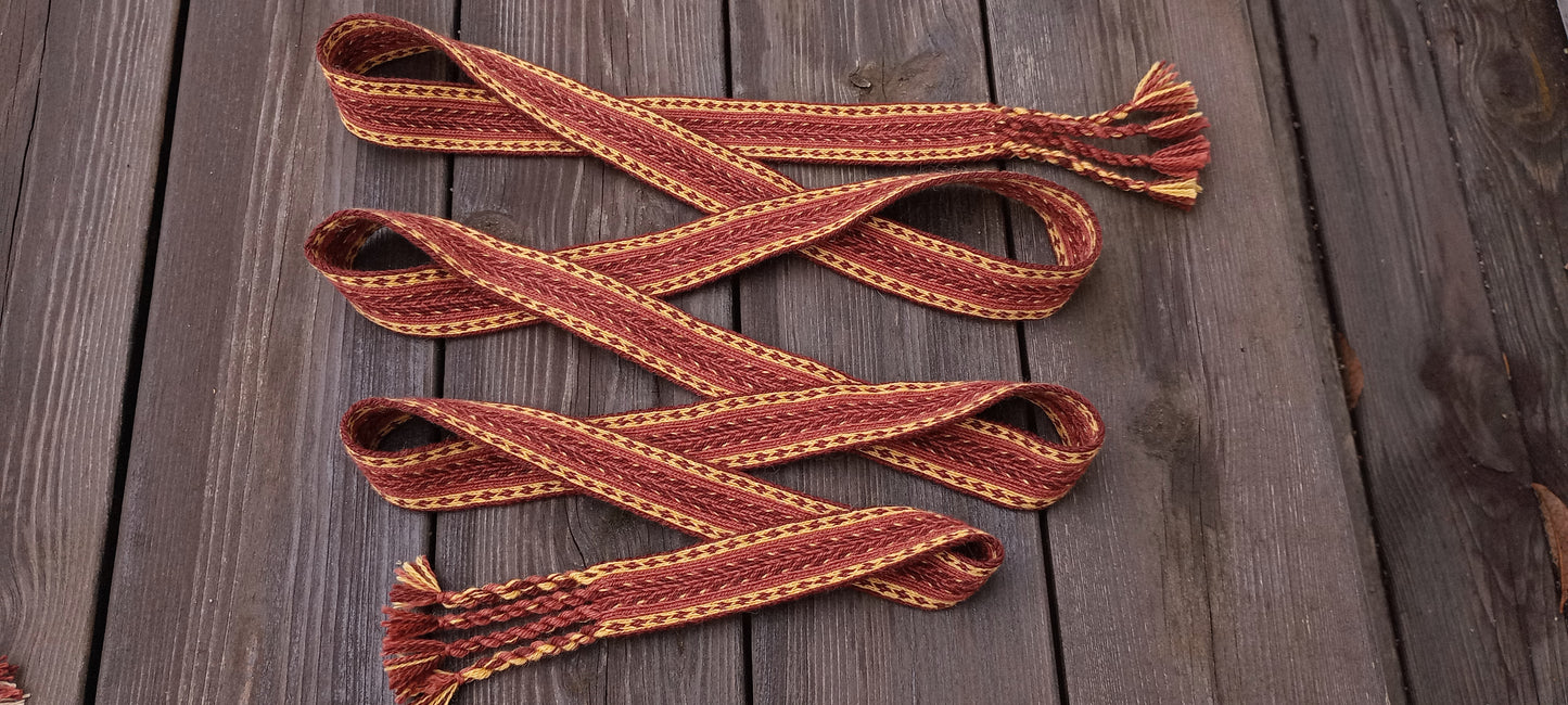 ''Field path'' - a belt in brown and yellow with small stars