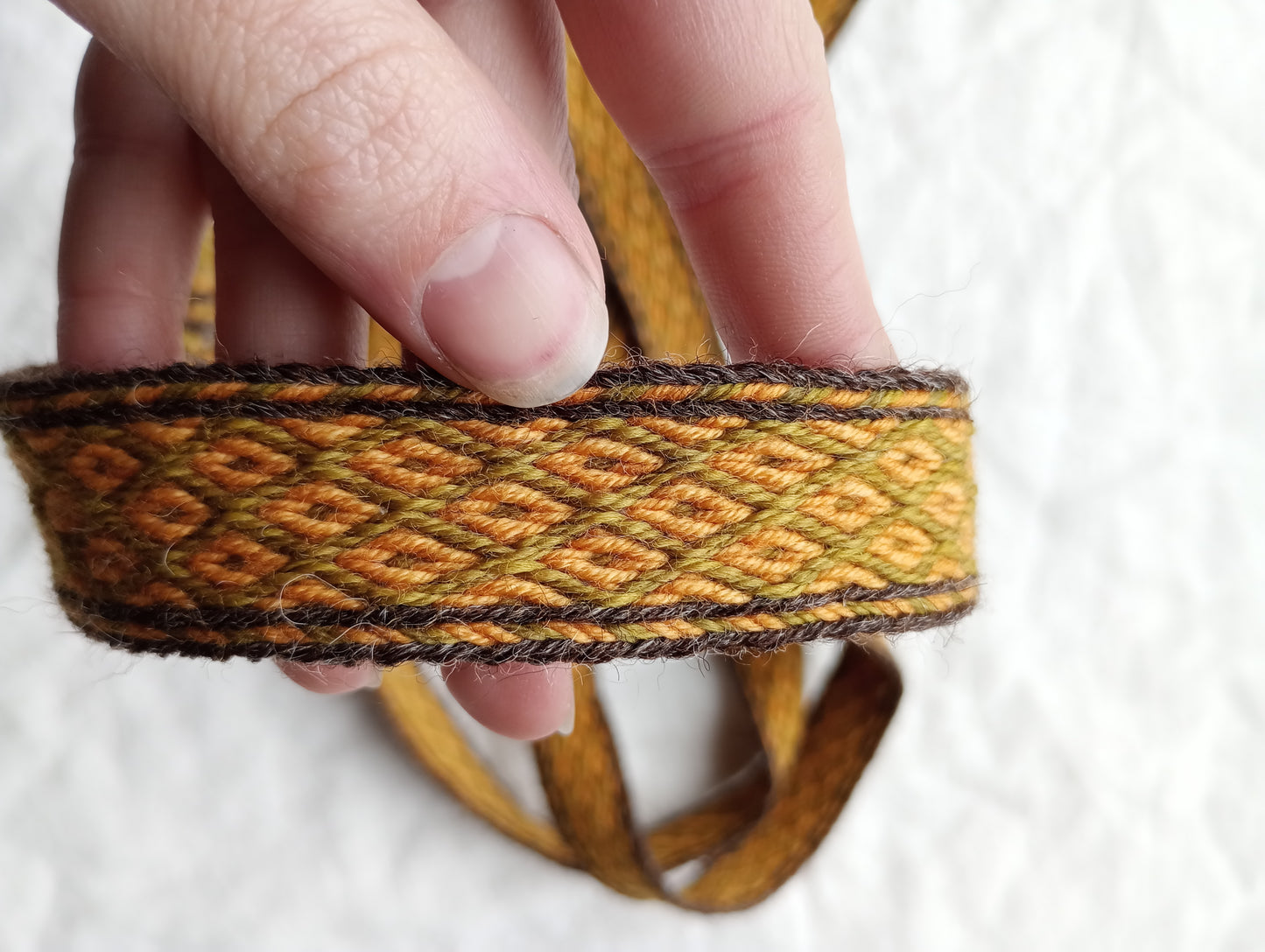Belt with small diamonds (plant dyed/natural wool)