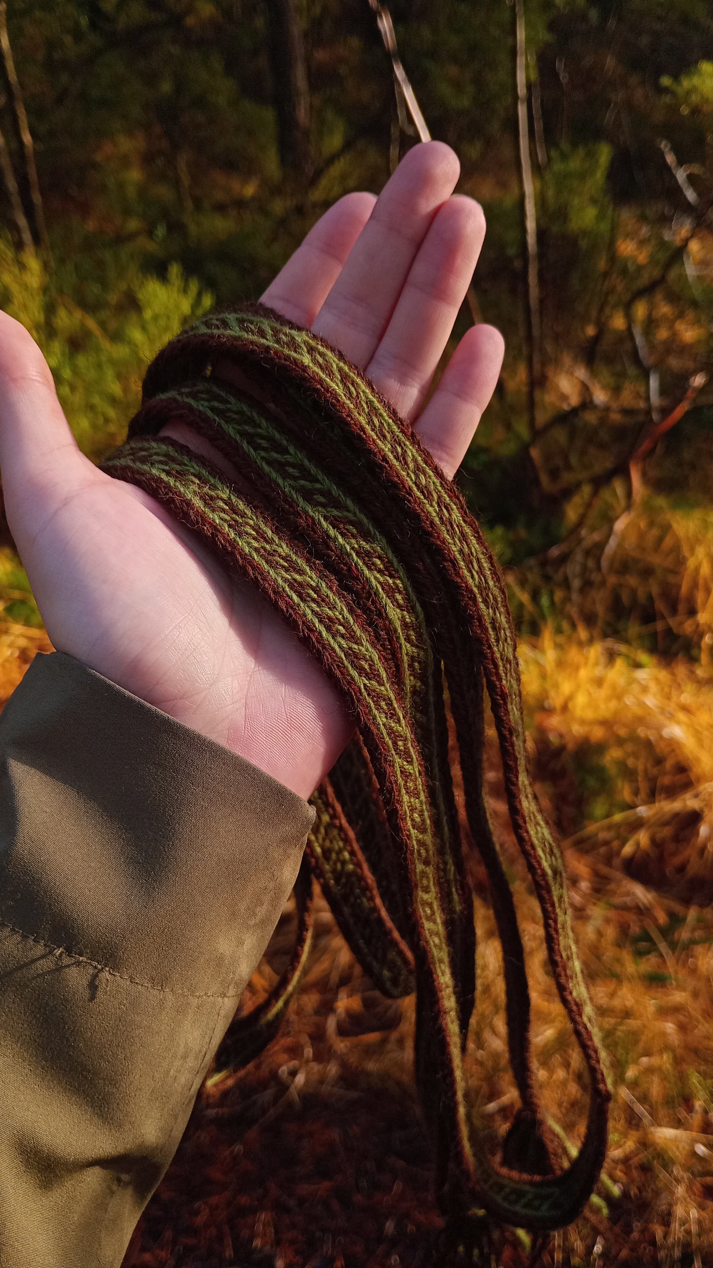 Long belt / ribbon with 9th century Oseberg narrow band pattern