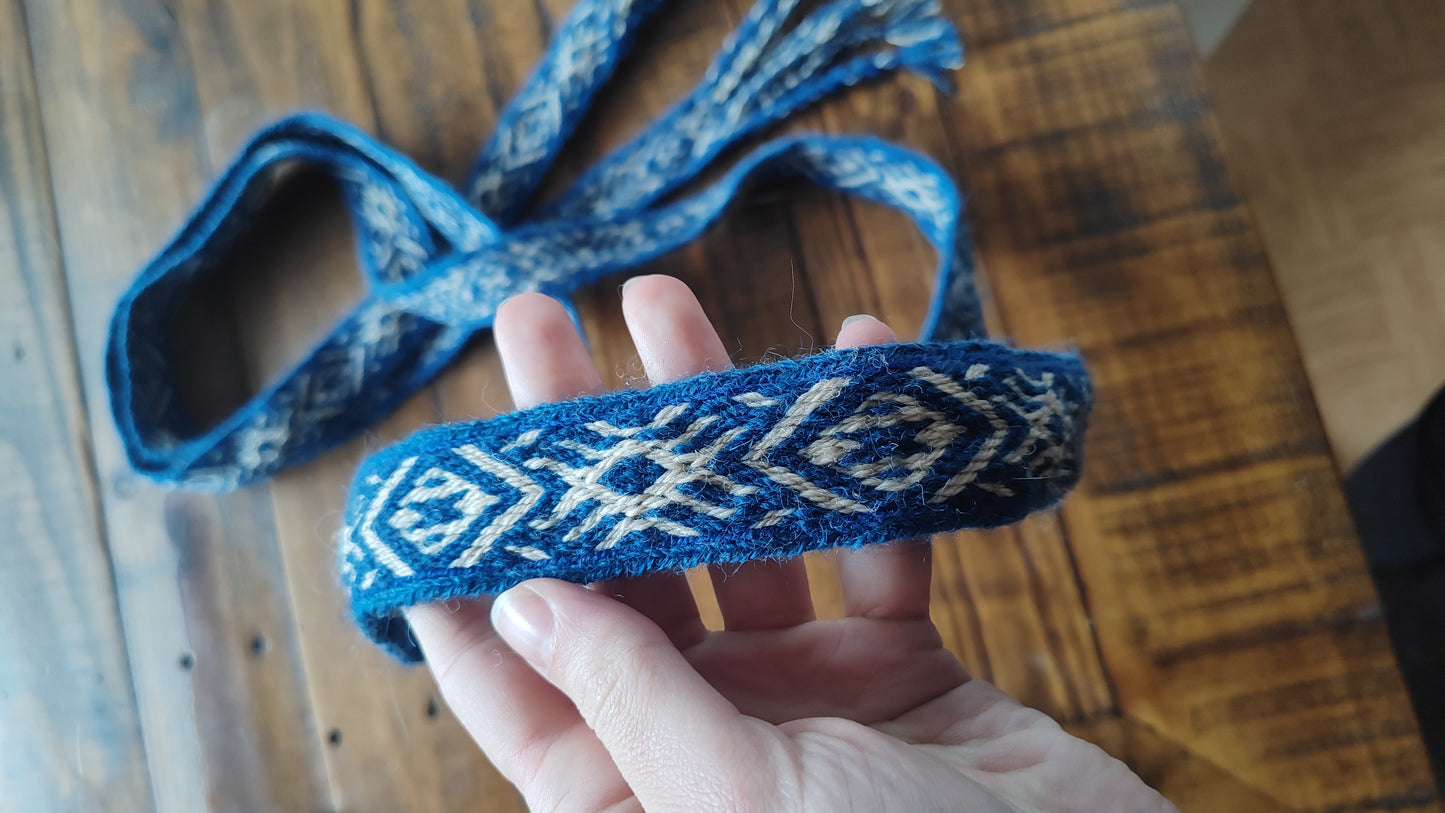 Blue belt with star and diagonal pattern