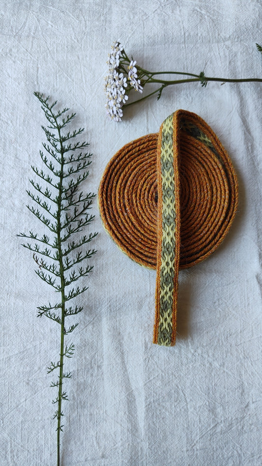 Narrow ⨳ trim (plant dyed yarns)