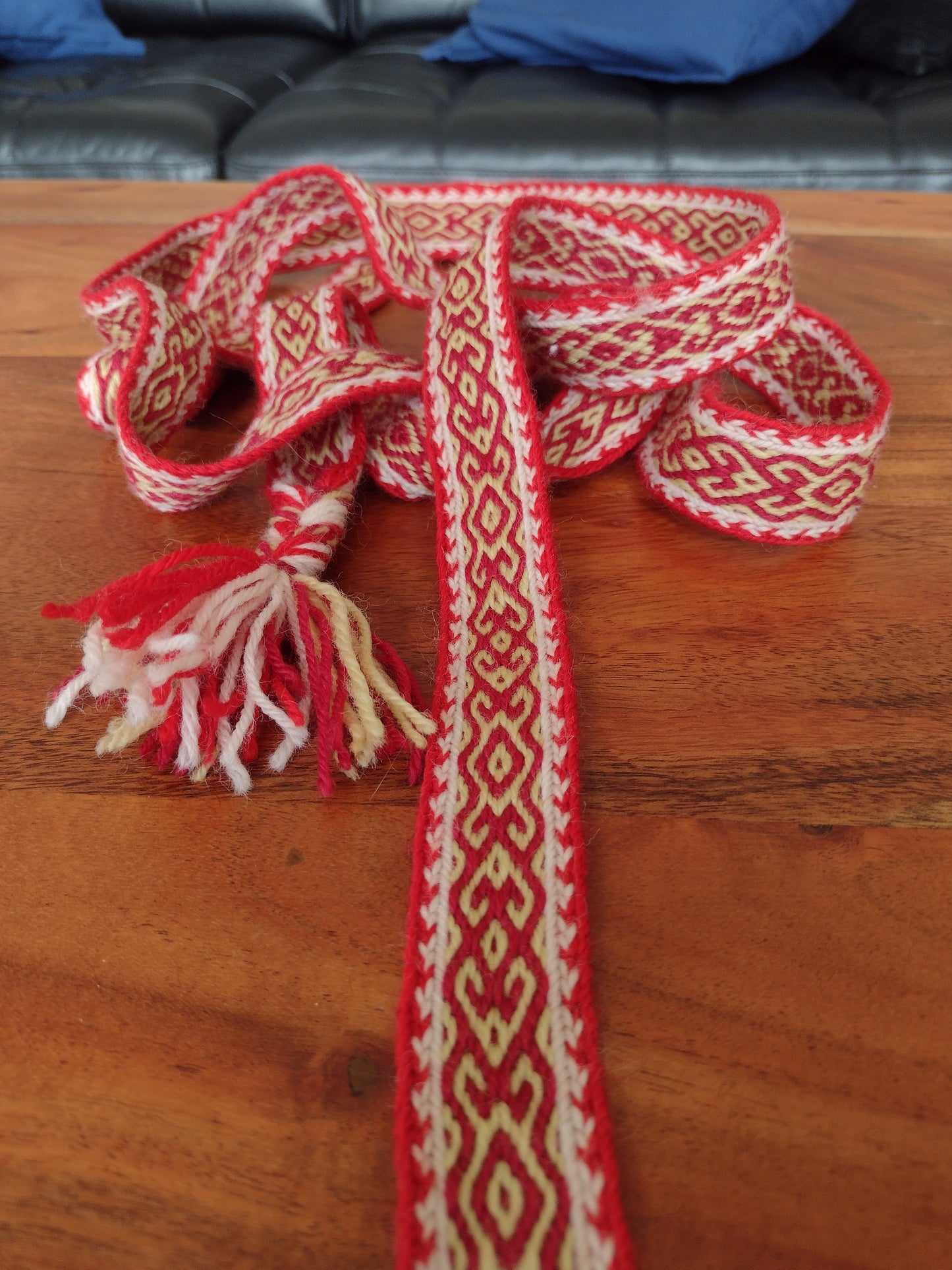 Tablet woven belt with folk romantic pattern