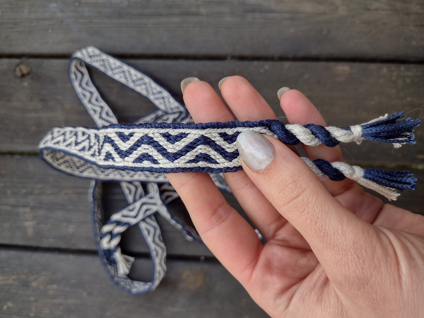 Silk belt with zigzag pattern