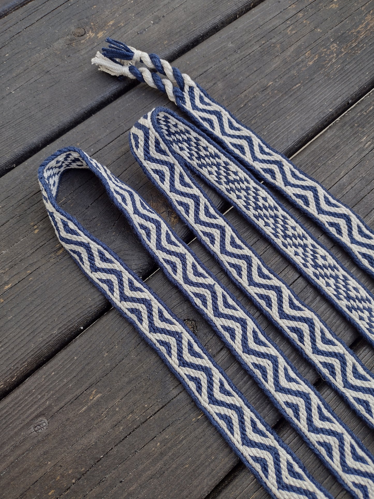 Silk belt with zigzag pattern