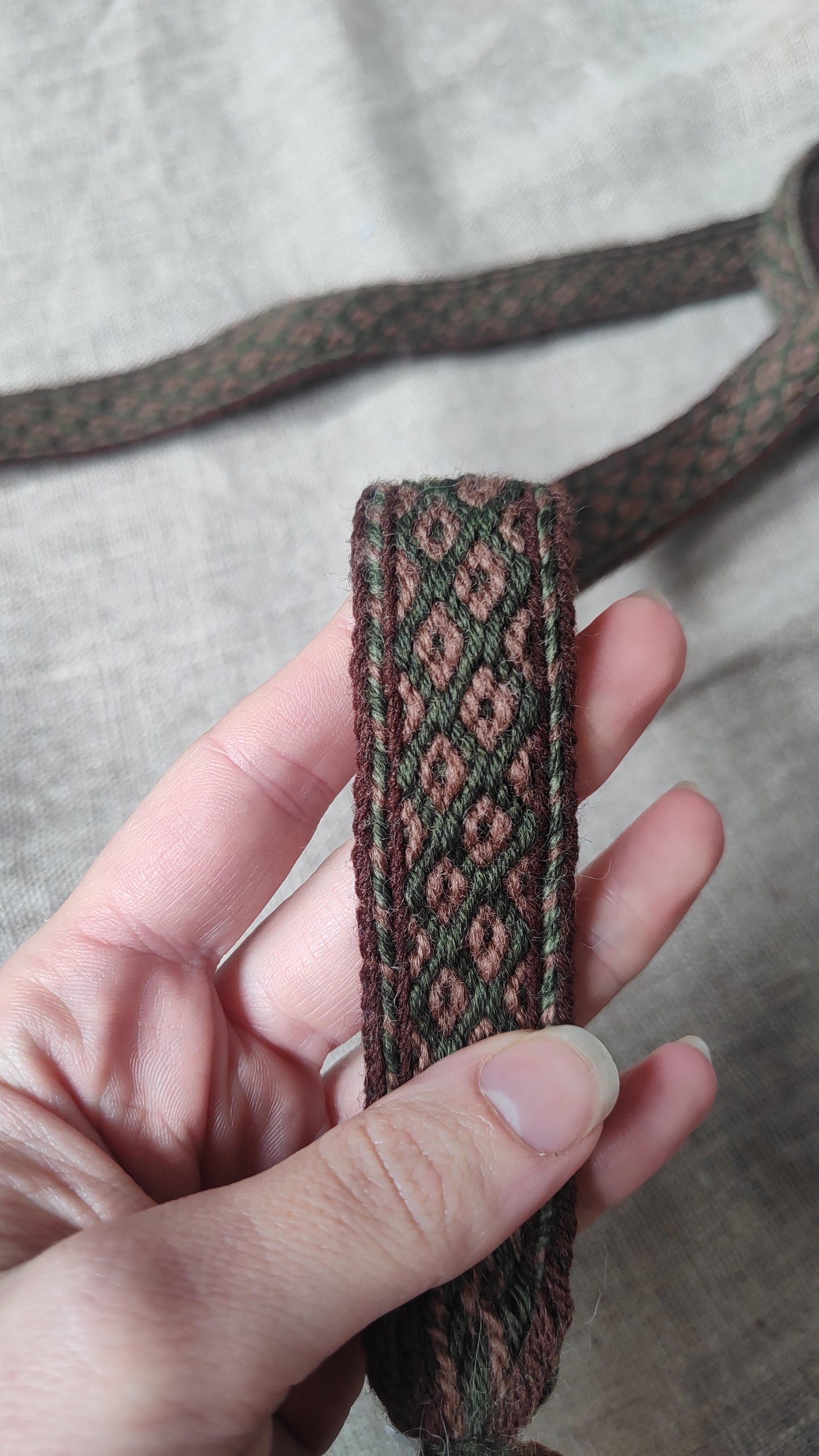 Belt with diamond pattern (dimmed colours)