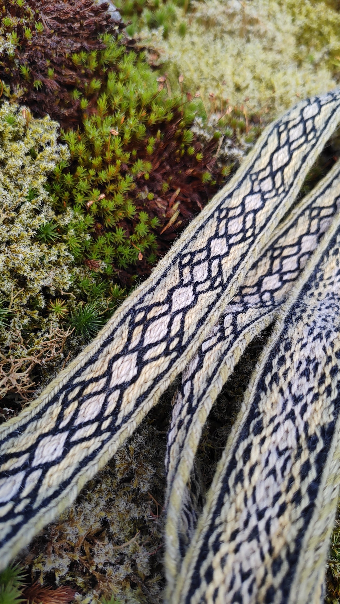 Diamond chain belt (plant dyed)