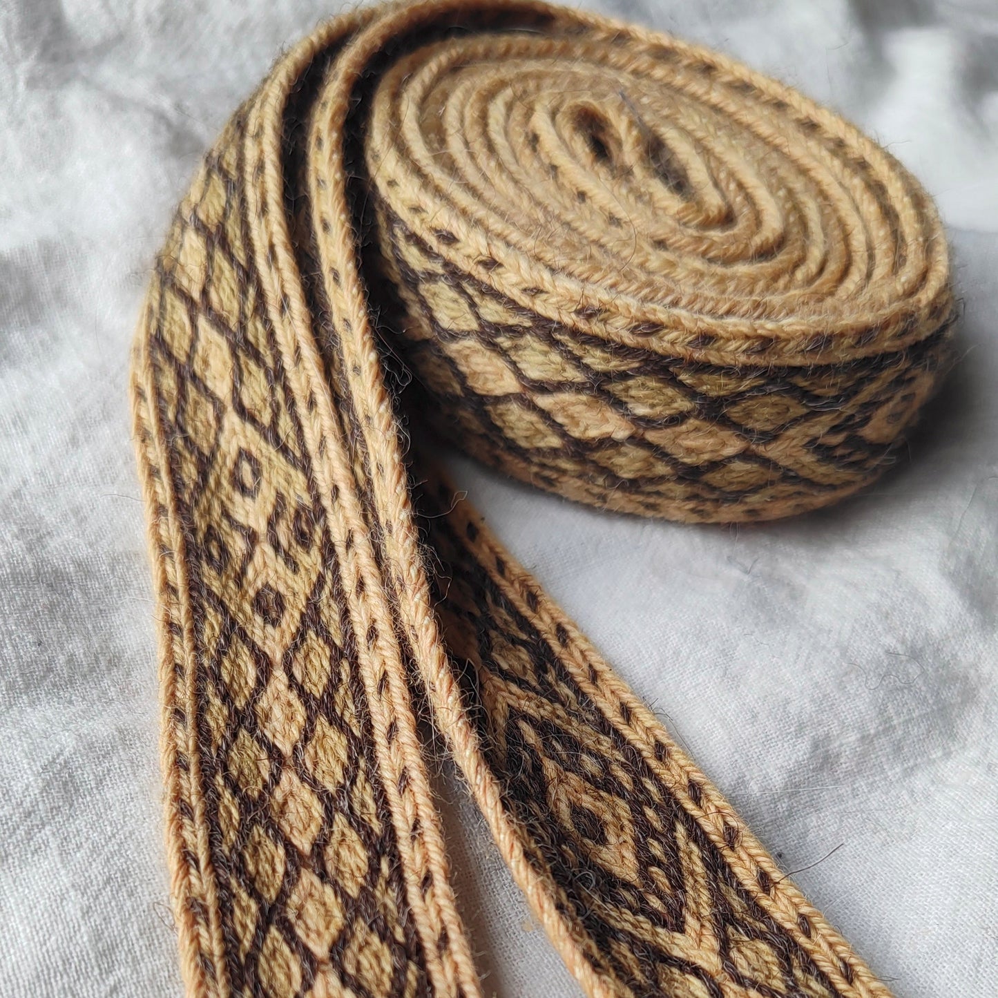 Belt with diamond pattern (plant dyed yarn)