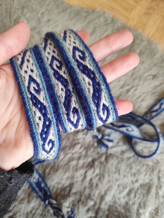 Belt with historical Latvian pattern in blue