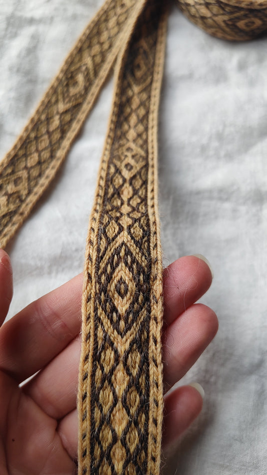 Belt with diamond pattern (plant dyed yarn)