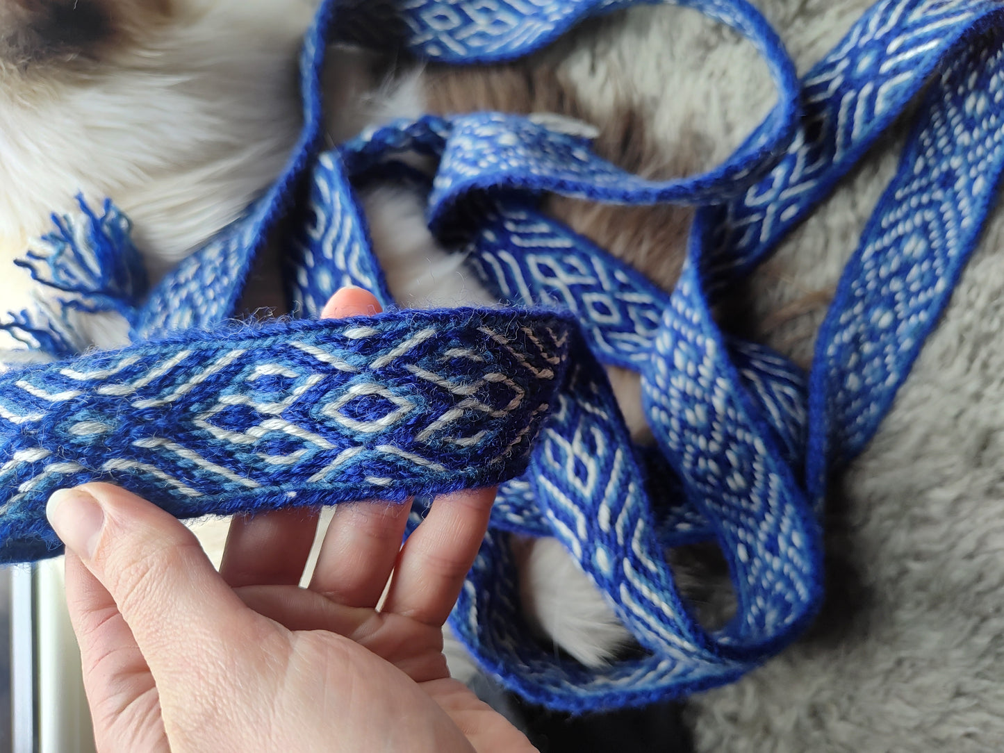 Robust folk style belt with diagonals
