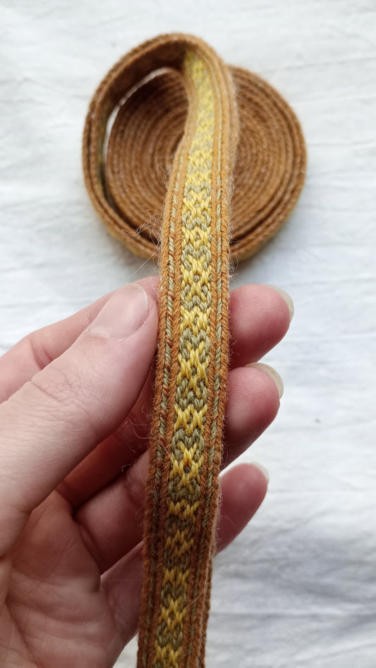 Narrow ⨳ trim (plant dyed yarns)