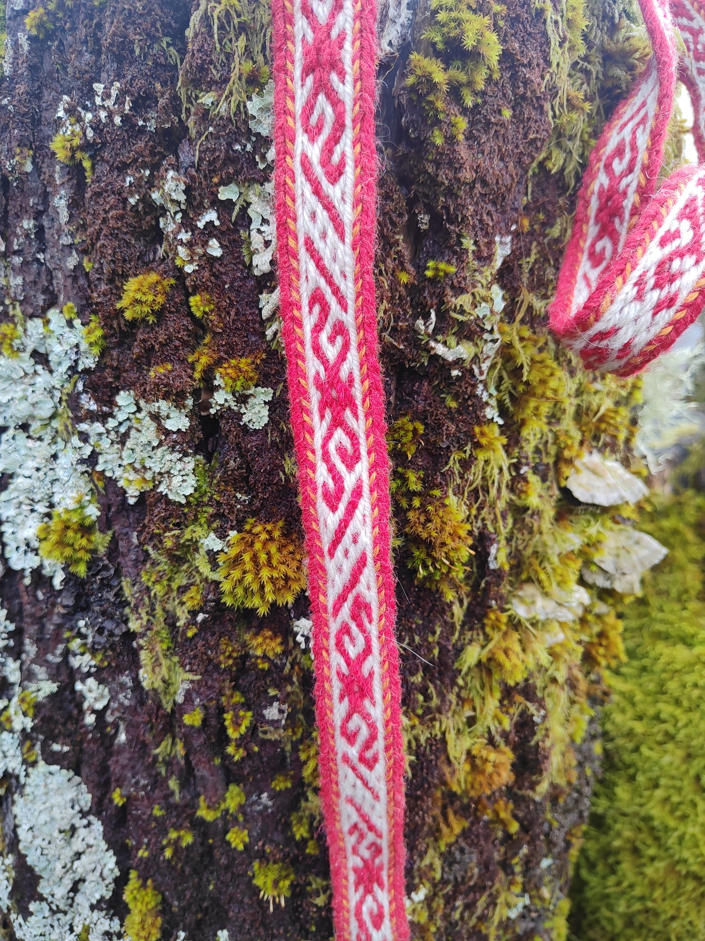 Belt with historical Latvian pattern in red