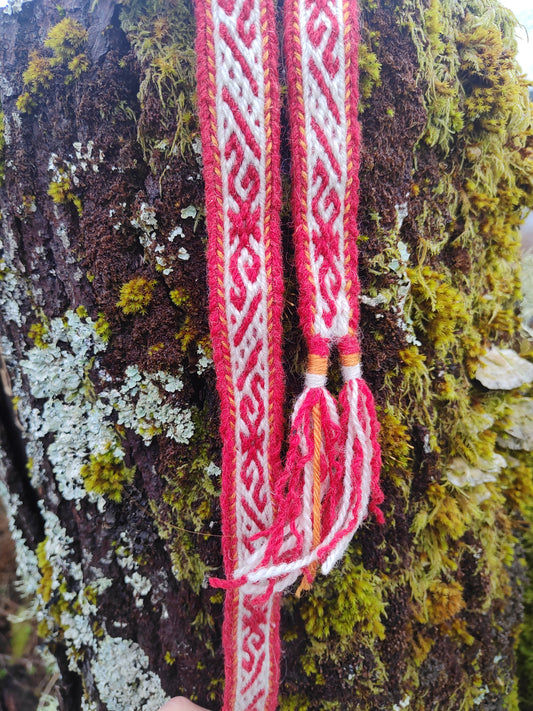 Belt with historical Latvian pattern in red