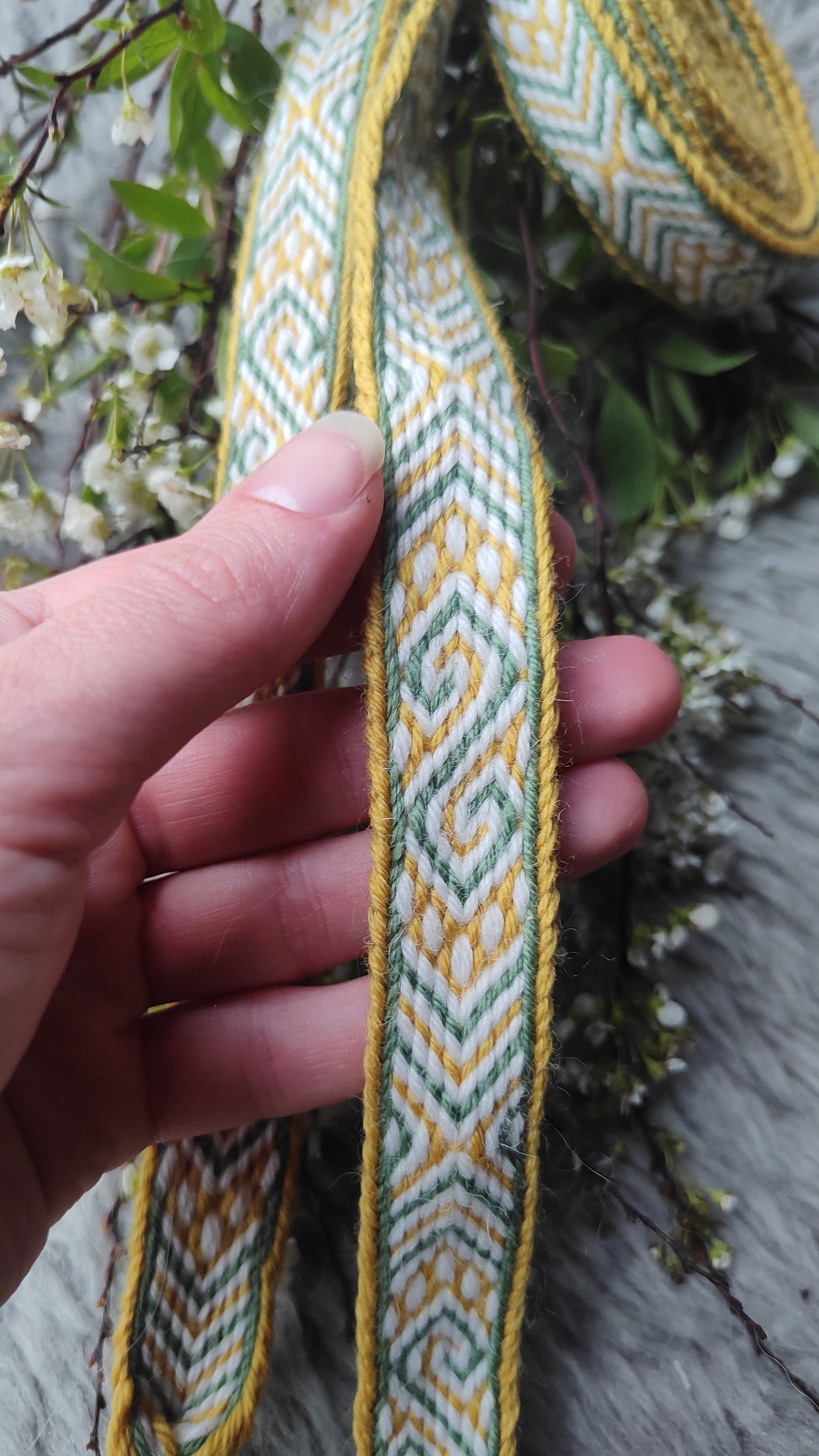 Belt with diamonds and double spirals