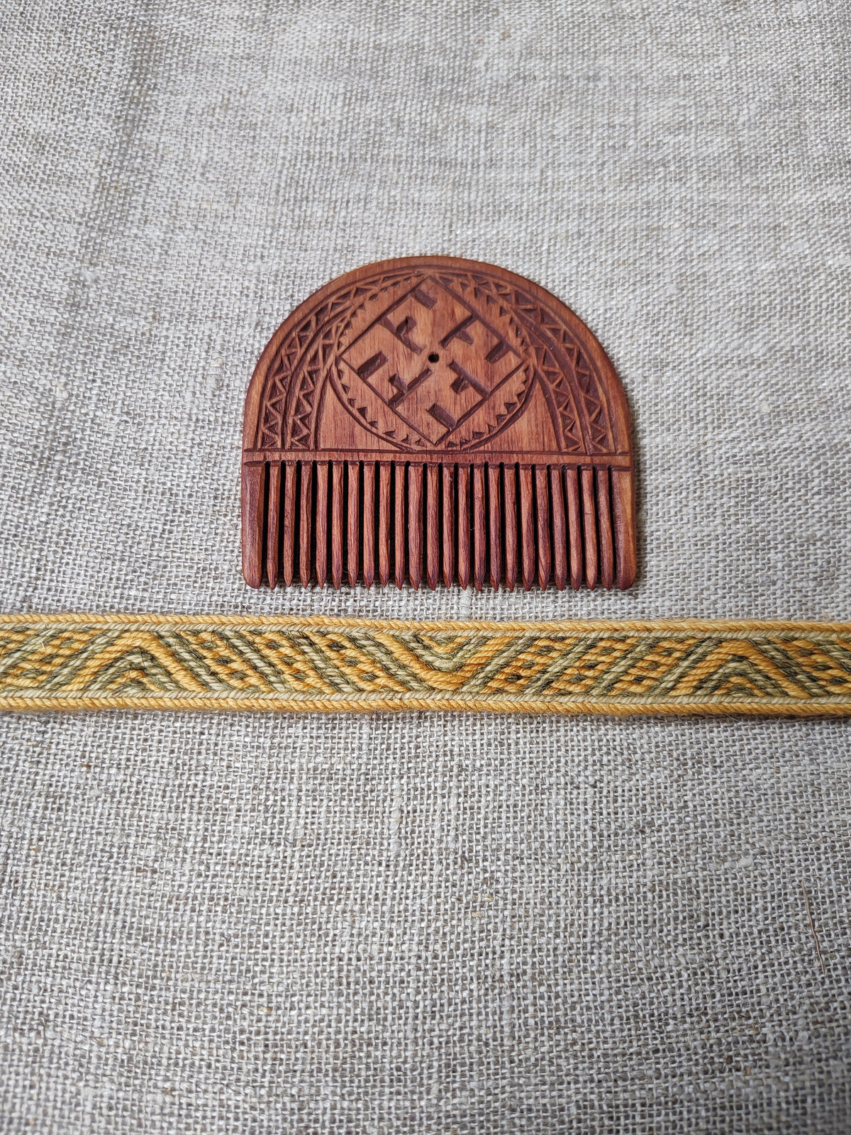 Latvian medieval band with triangle pattern (plant dyed yarns)