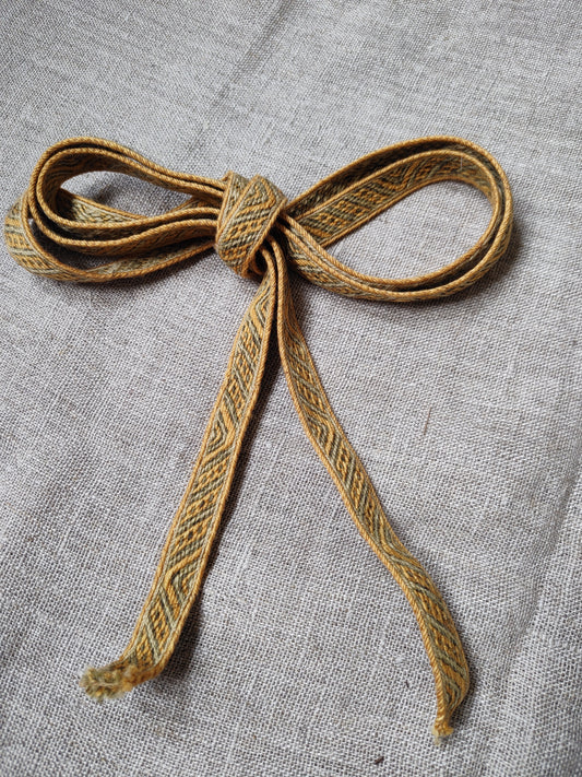 Latvian medieval band with triangle pattern (plant dyed yarns)
