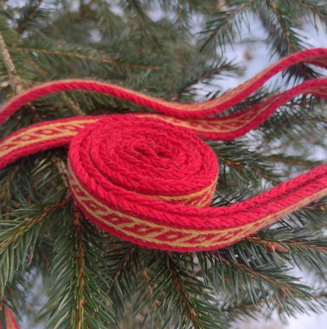 Red/yellow belt with Oseberg pattern from Viking age