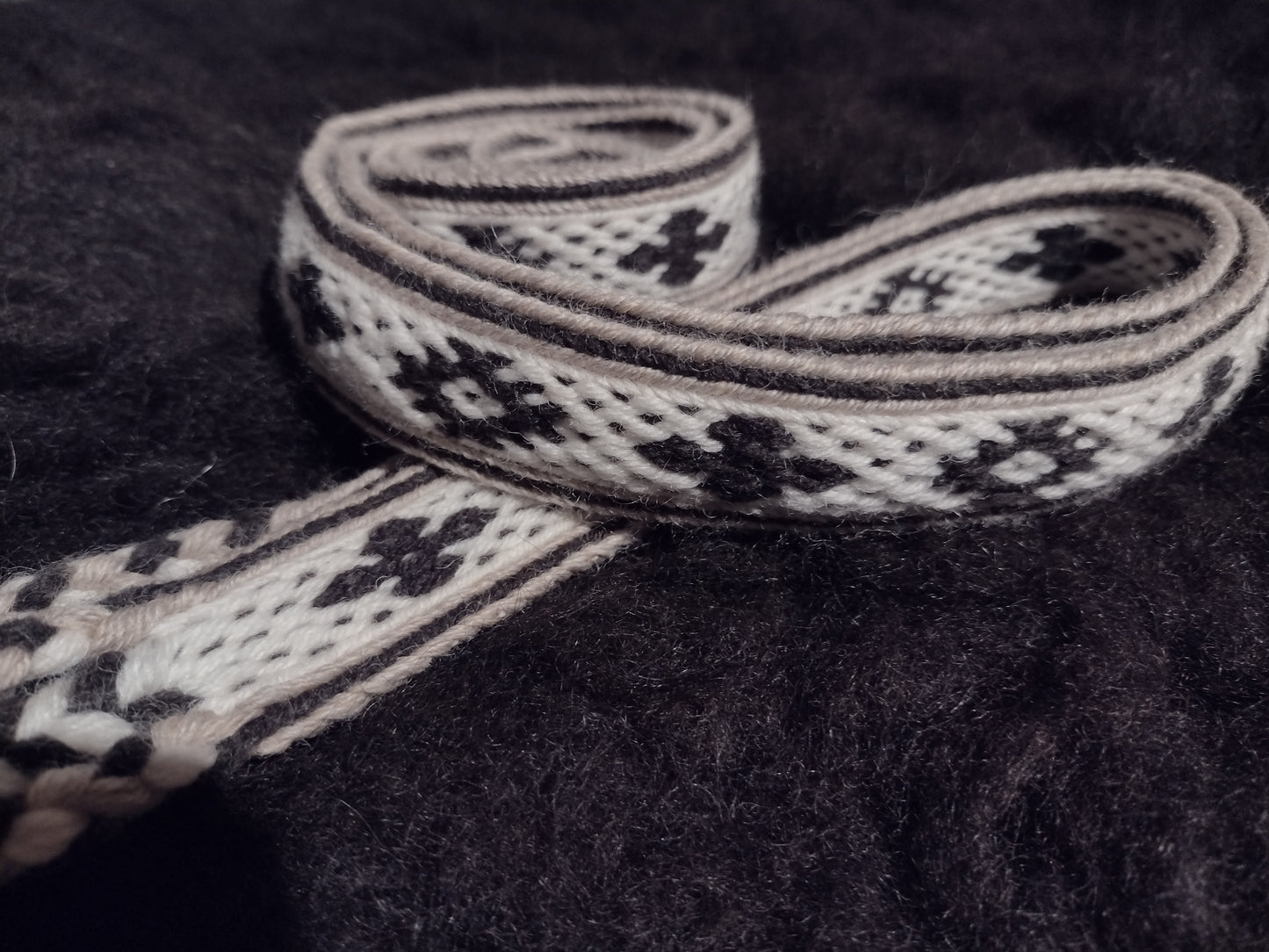 "Helios" - belt in white and brown